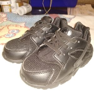 Toddler black huaraches